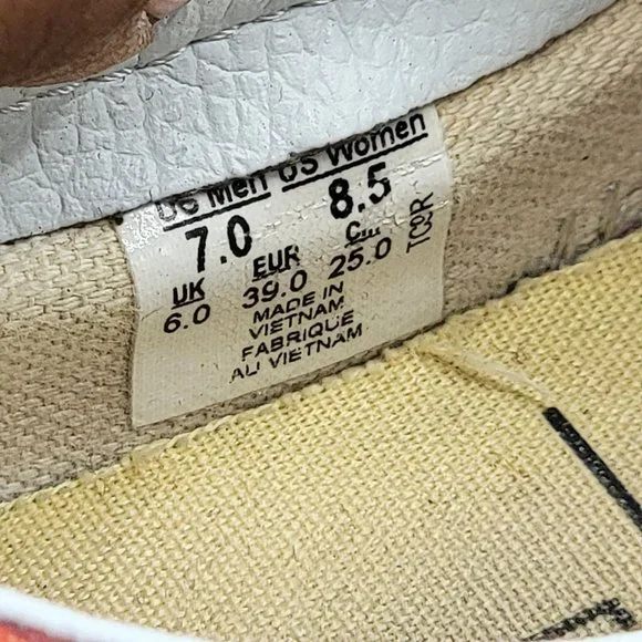 Vans Disney Beauty and The Beast Belle Rose Womens Slip On Skate Shoes Size 8.5 - Picture 9 of 12